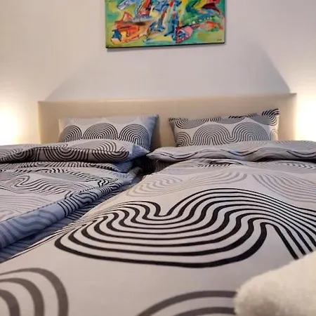 Doris' 1 Bedroom Sofie