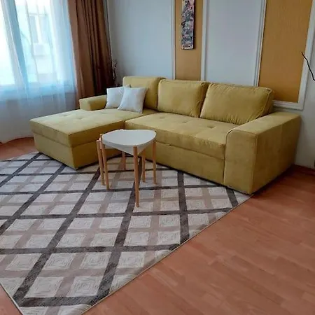Doris' 1 Bedroom Apartment